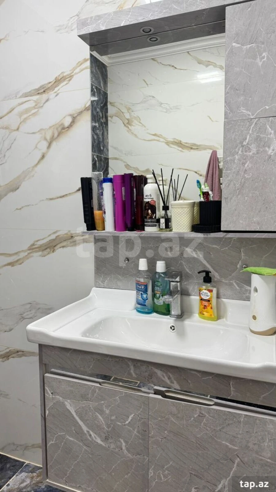 Kirayə verilir 2 otaqlı yeni tikili 72 m²