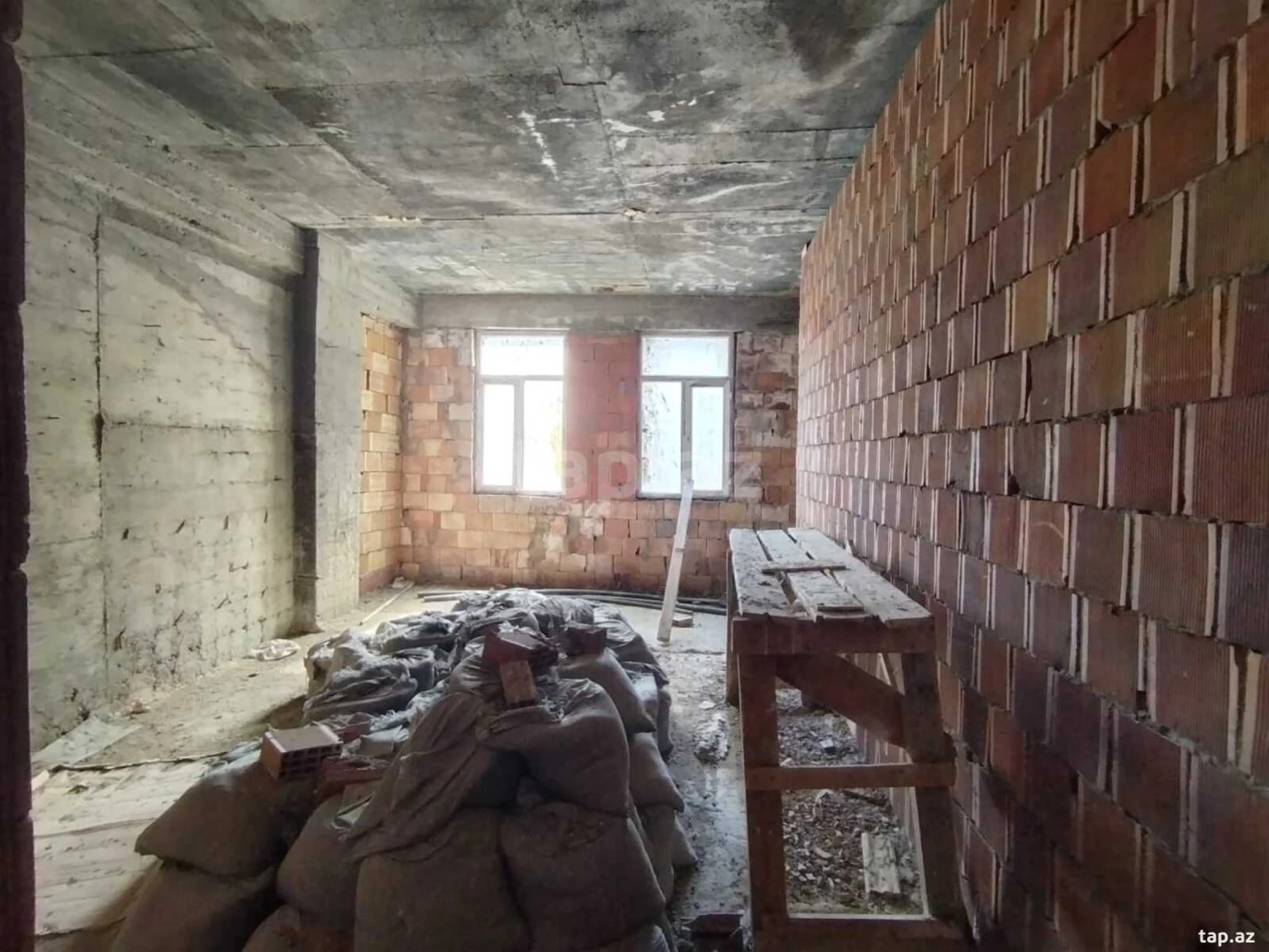 Satılır 2 otaqlı yeni tikili 91 m²