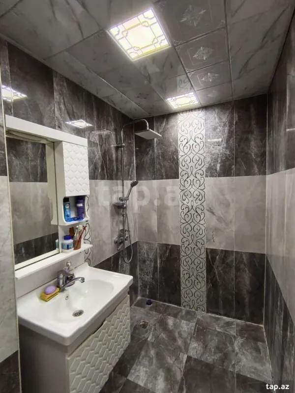 Kirayə verilir 3 otaqlı yeni tikili 80 m²