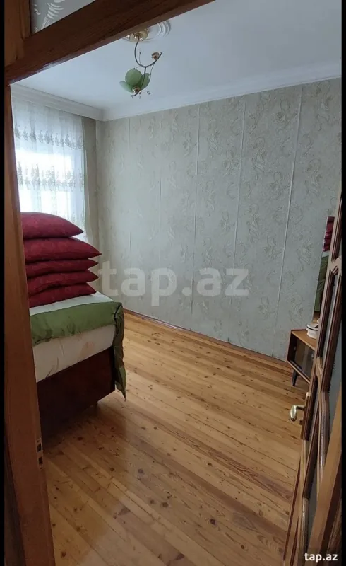 Satılır 5 otaqlı həyət evi