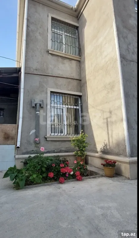 Satılır 5 otaqlı həyət evi