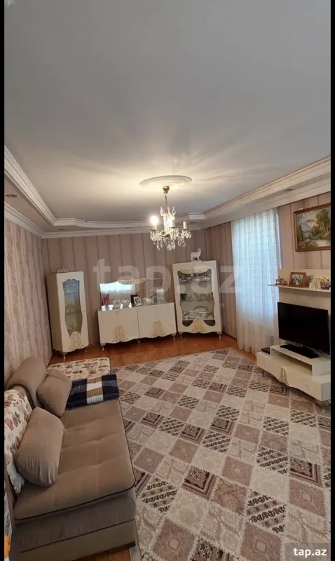 Satılır 5 otaqlı həyət evi