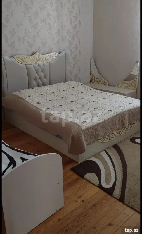 Satılır 5 otaqlı həyət evi