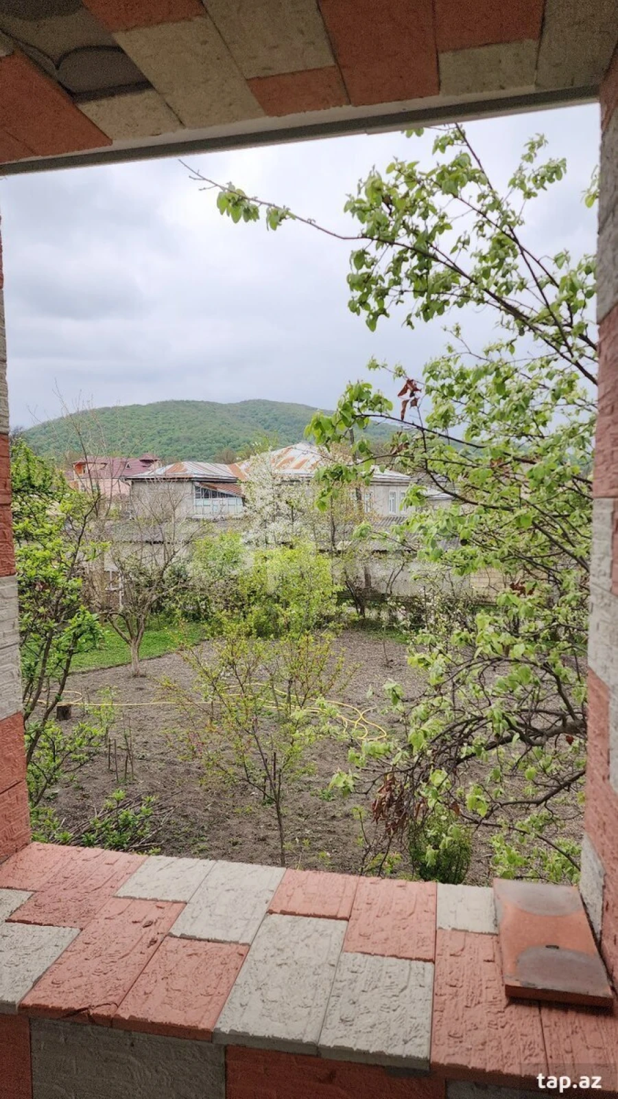 Kirayə verilir 4 otaqlı həyət evi