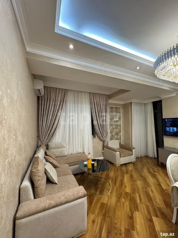 Kirayə verilir 3 otaqlı yeni tikili 110 m²
