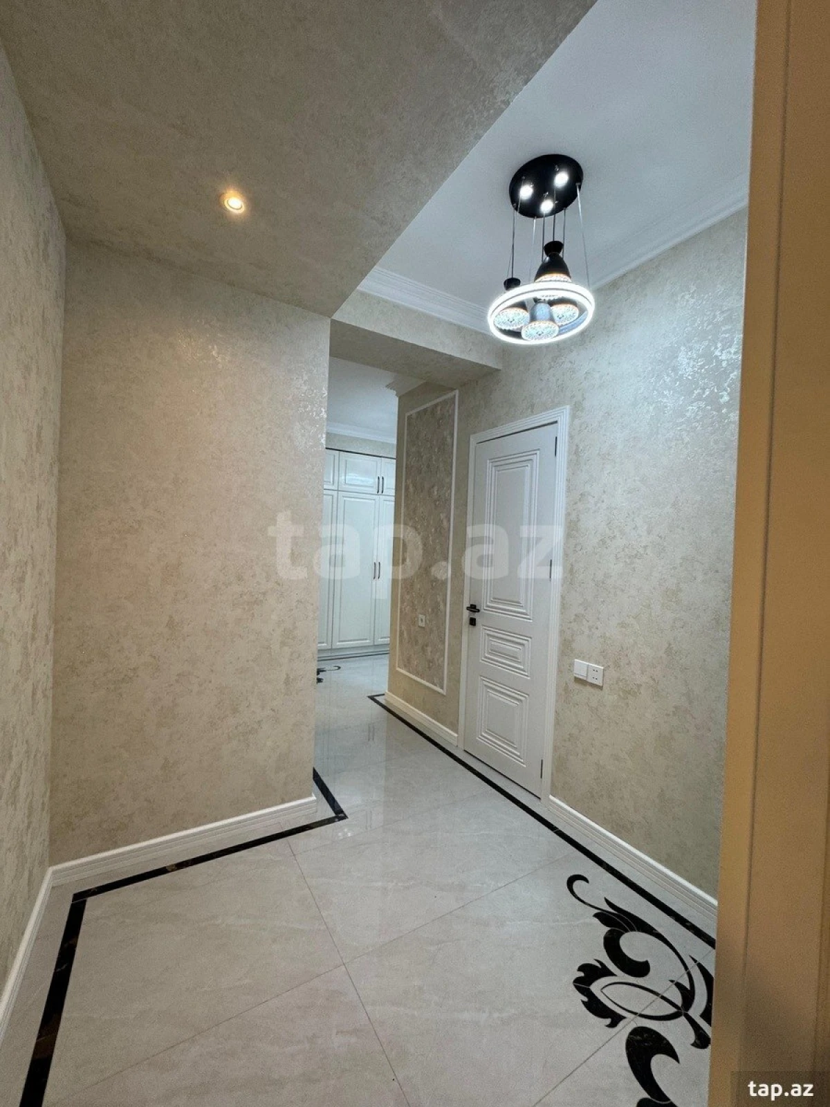 Kirayə verilir 3 otaqlı yeni tikili 110 m²