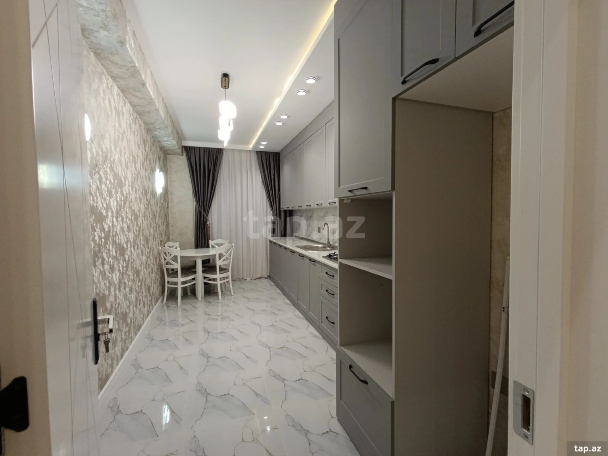 Satılır 2 otaqlı yeni tikili 88 m²