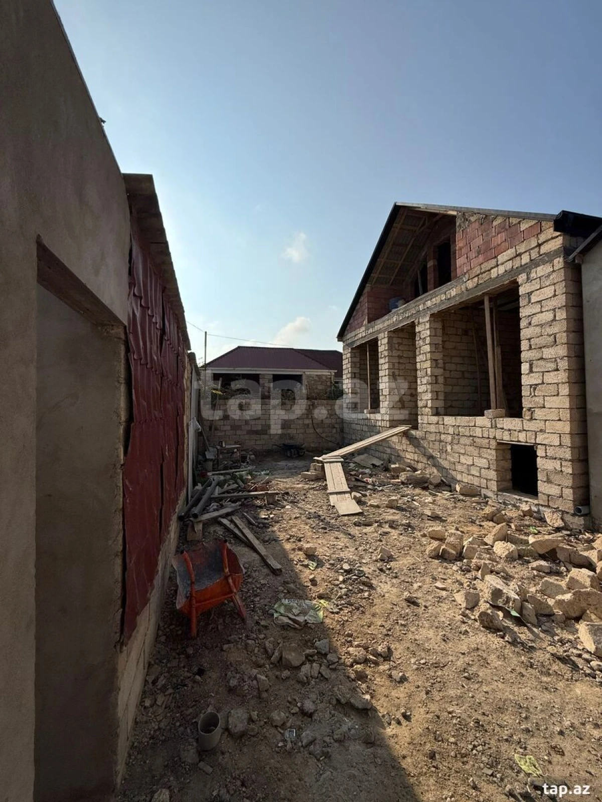 Satılır 4 otaqlı həyət evi