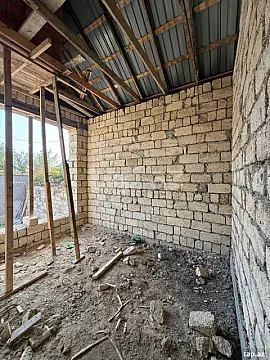 Satılır 4 otaqlı həyət evi