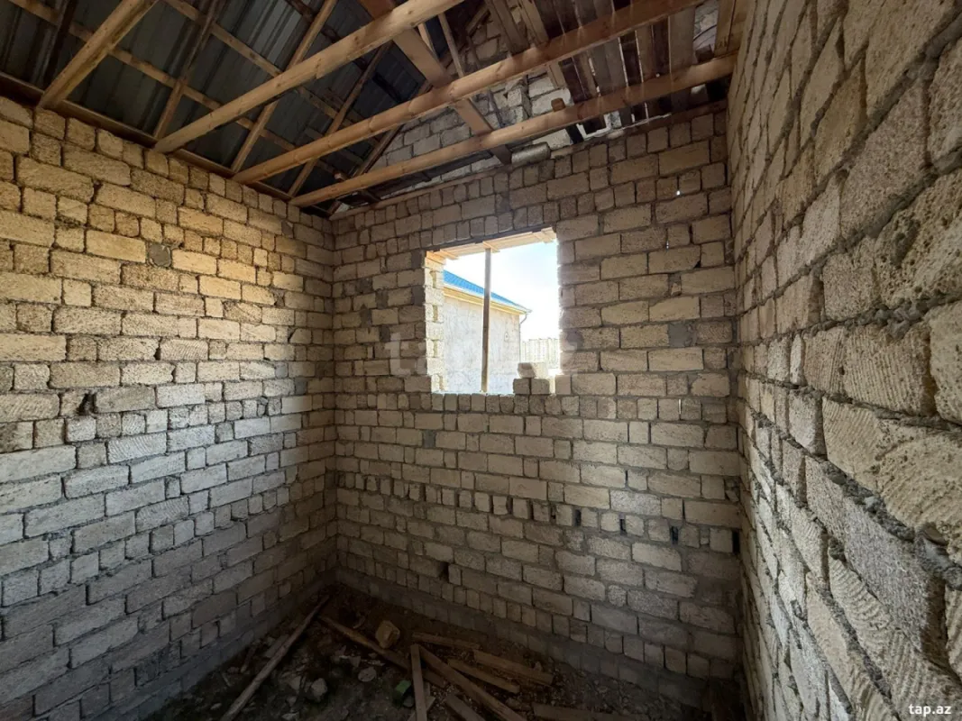 Satılır 4 otaqlı həyət evi