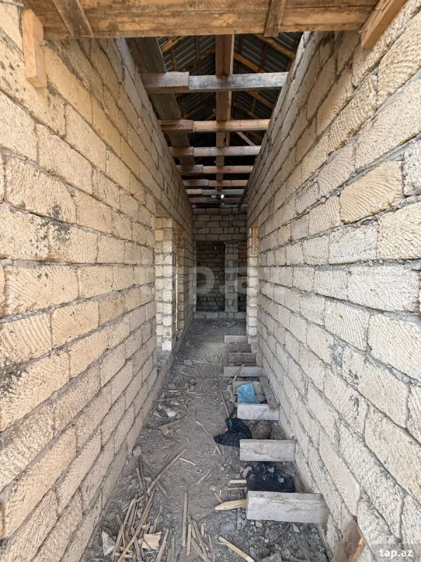 Satılır 4 otaqlı həyət evi