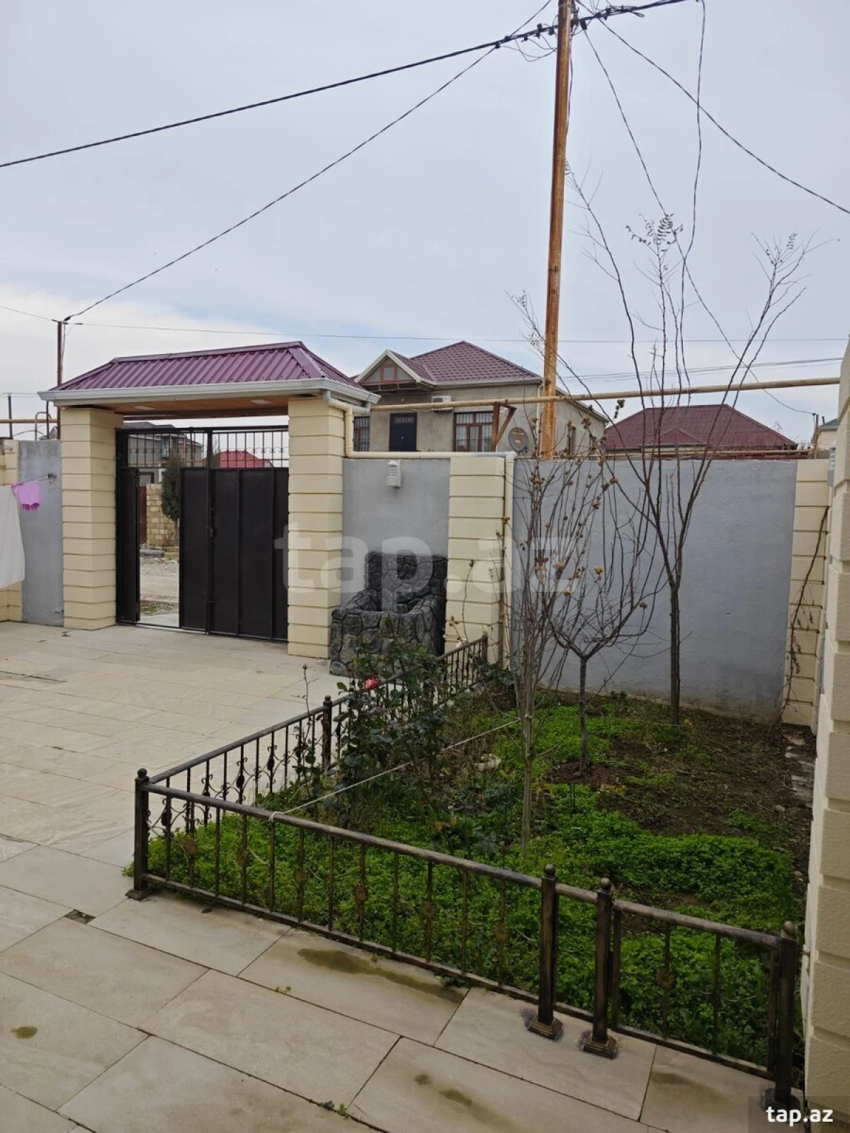 Satılır 4 otaqlı həyət evi