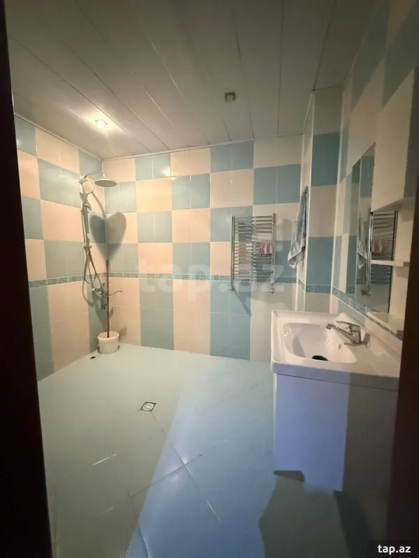 Kirayə verilir 3 otaqlı yeni tikili 95 m²