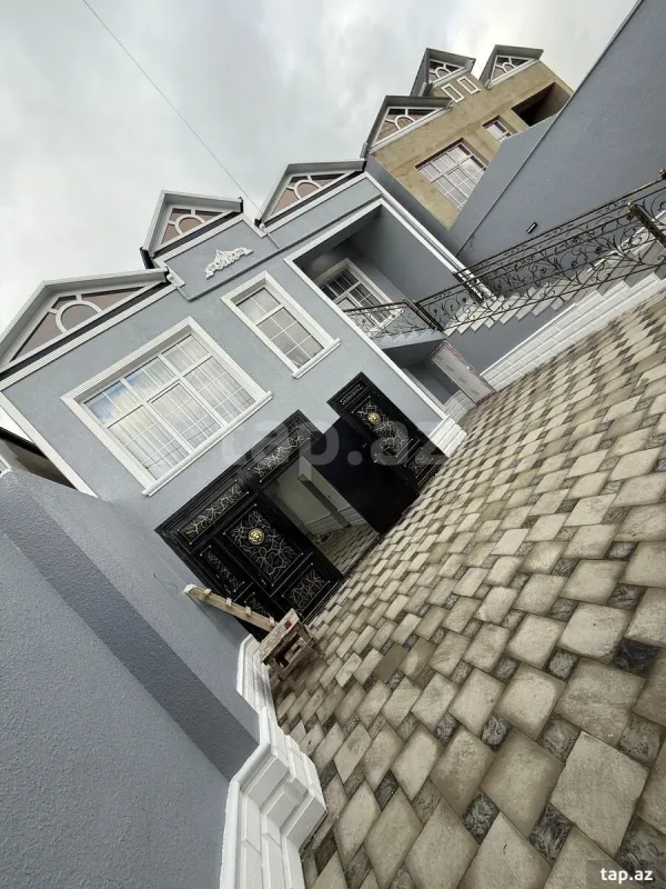 Satılır 4 otaqlı həyət evi