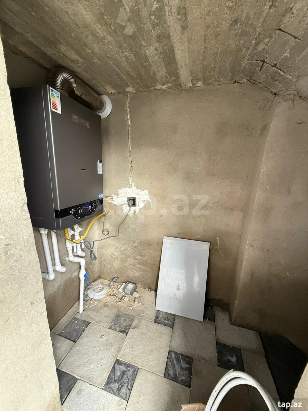 Satılır 4 otaqlı həyət evi