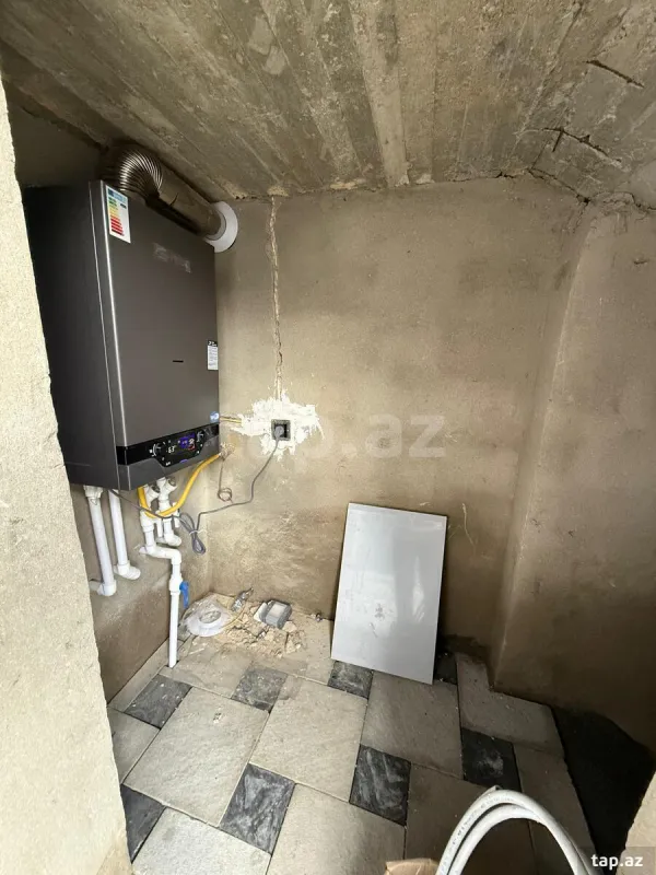 Satılır 4 otaqlı həyət evi