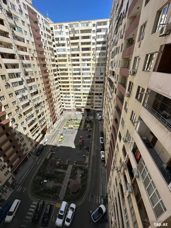 Satılır 3 otaqlı yeni tikili 130 m²
