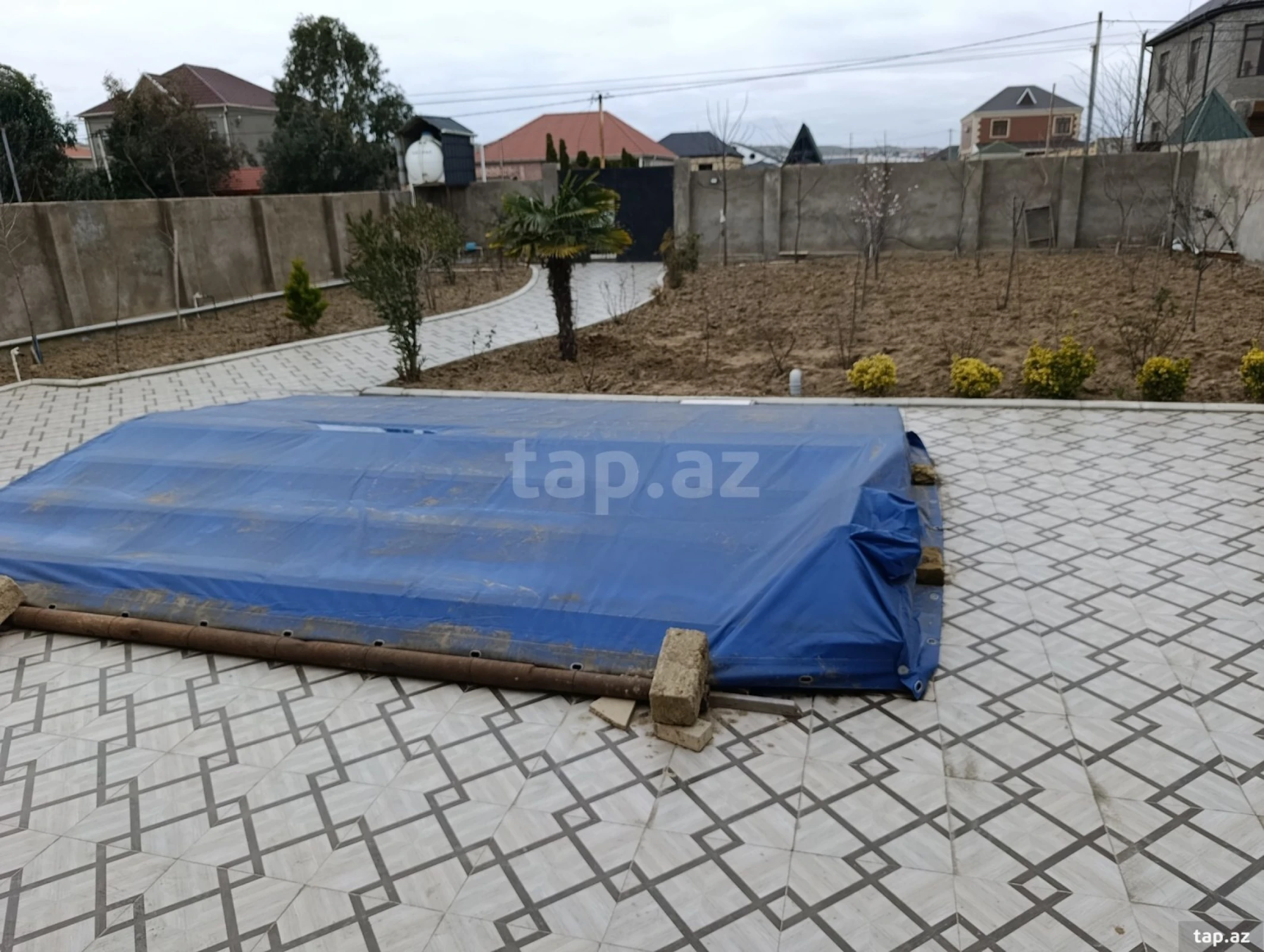 Satılır 5 otaqlı həyət evi