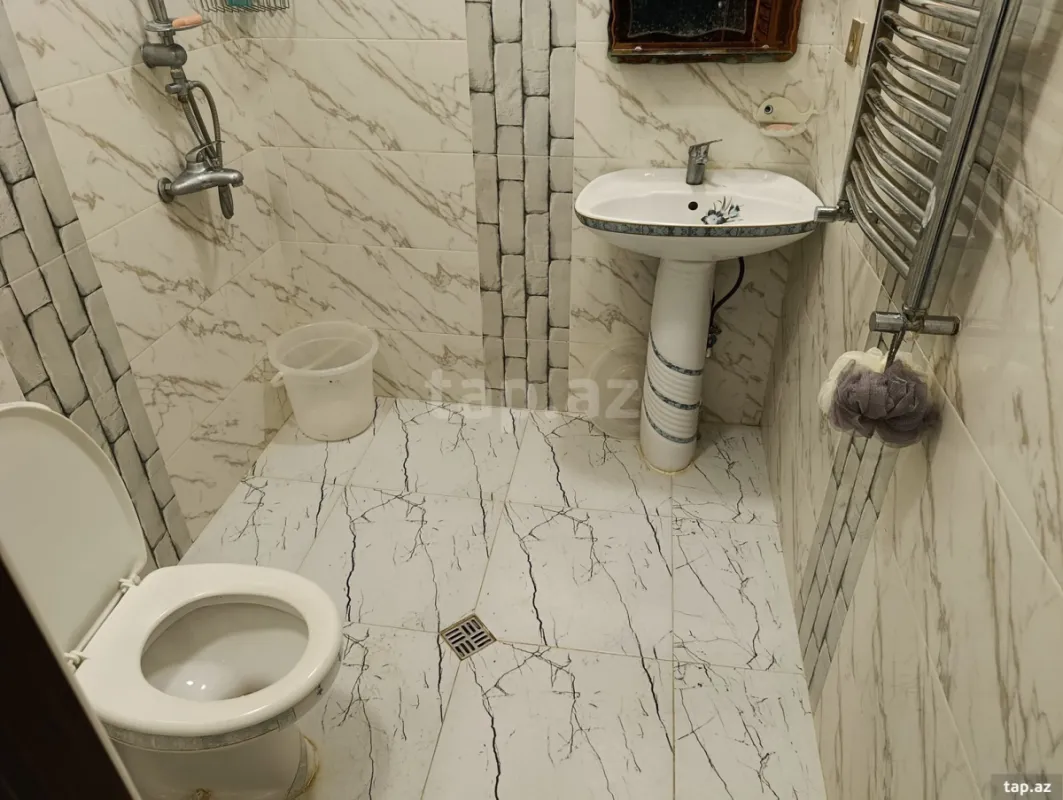 Satılır 5 otaqlı həyət evi