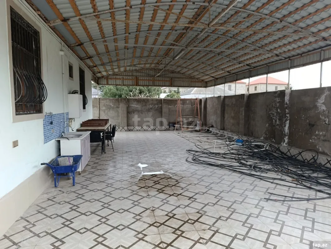 Satılır 5 otaqlı həyət evi