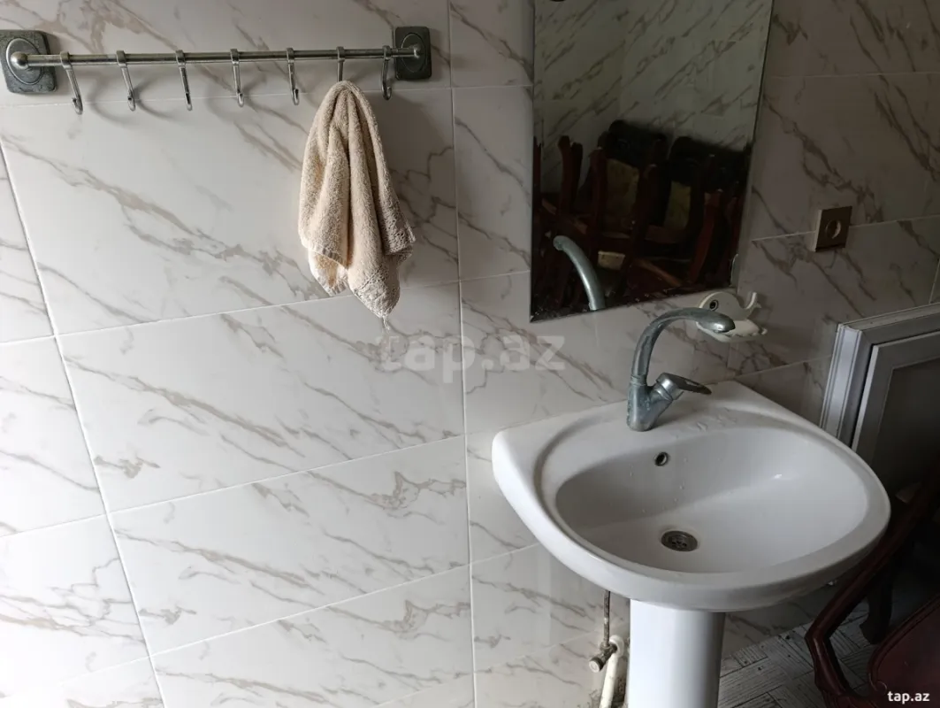 Satılır 5 otaqlı həyət evi