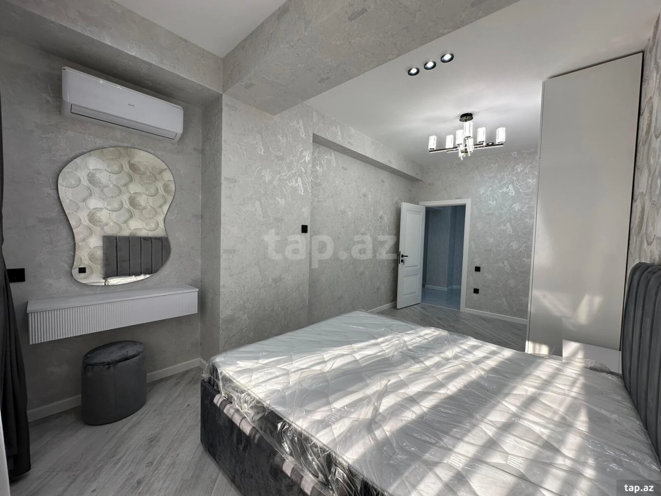 Satılır 3 otaqlı yeni tikili 107 m²