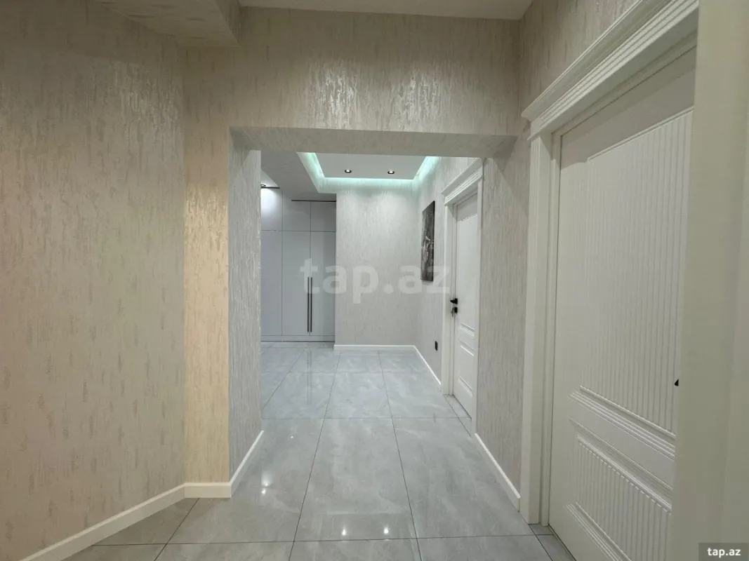 Satılır 3 otaqlı yeni tikili 107 m²