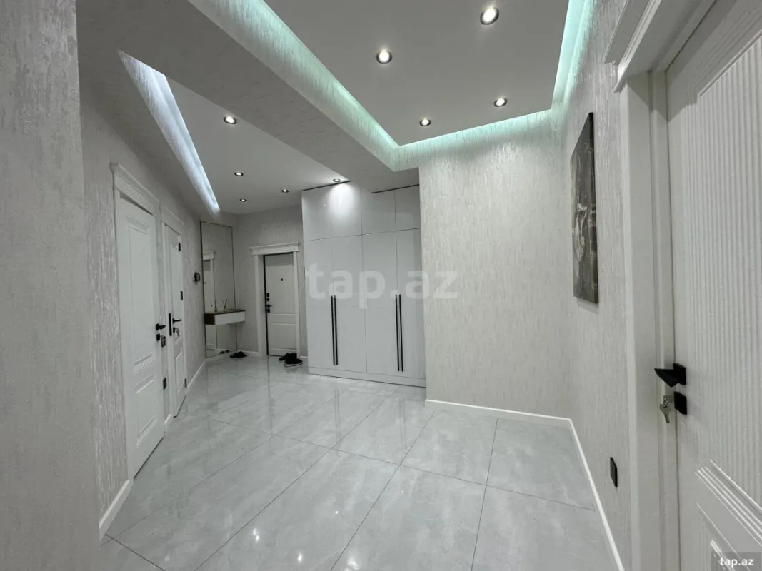 Satılır 3 otaqlı yeni tikili 107 m²