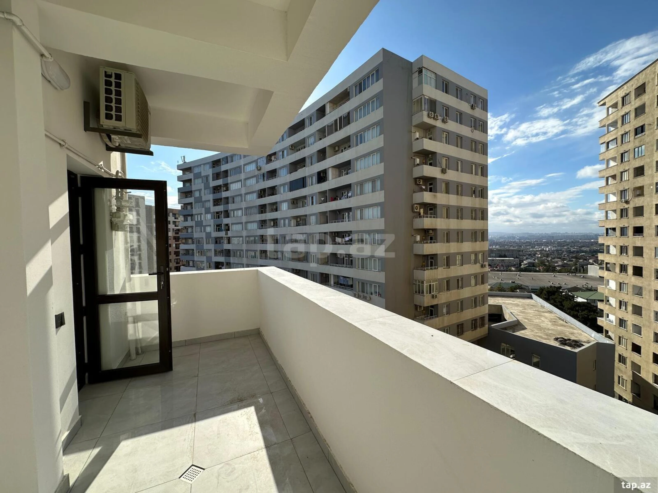 Satılır 3 otaqlı yeni tikili 107 m²