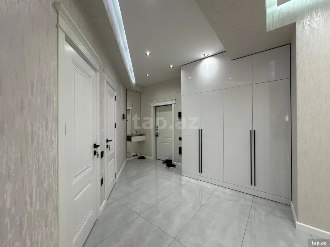 Satılır 3 otaqlı yeni tikili 107 m²