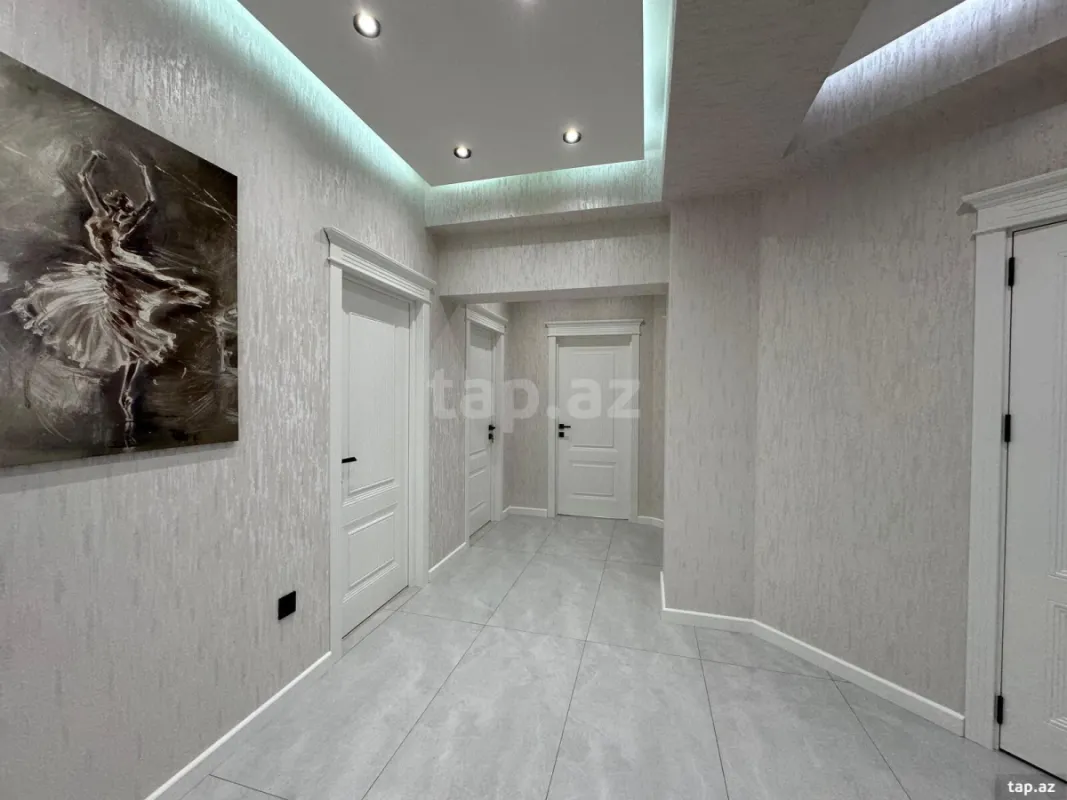 Satılır 3 otaqlı yeni tikili 107 m²