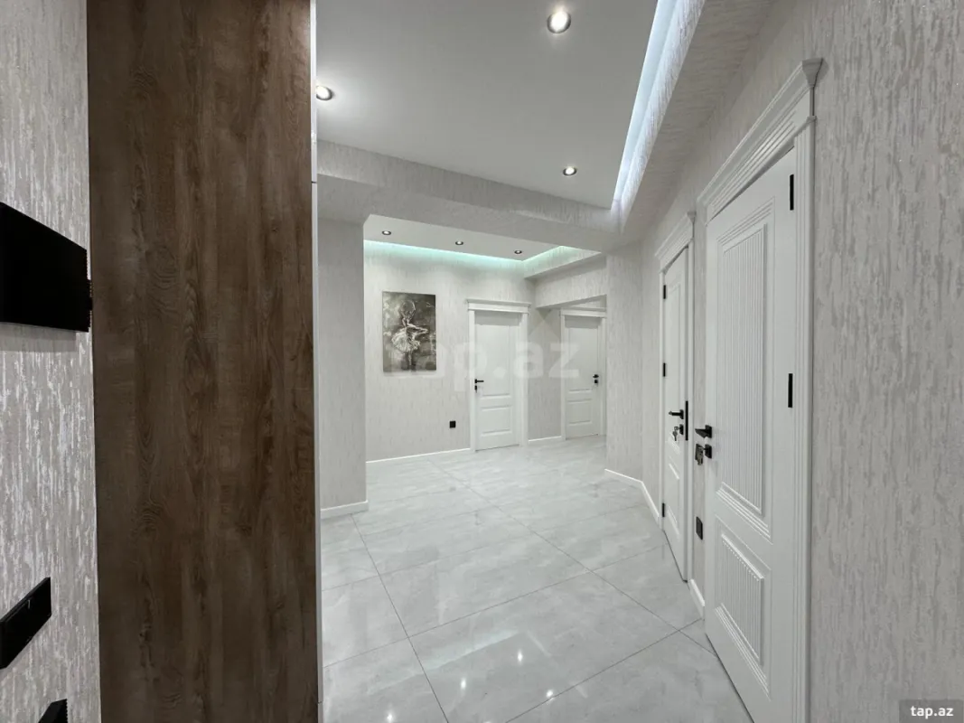 Satılır 3 otaqlı yeni tikili 107 m²