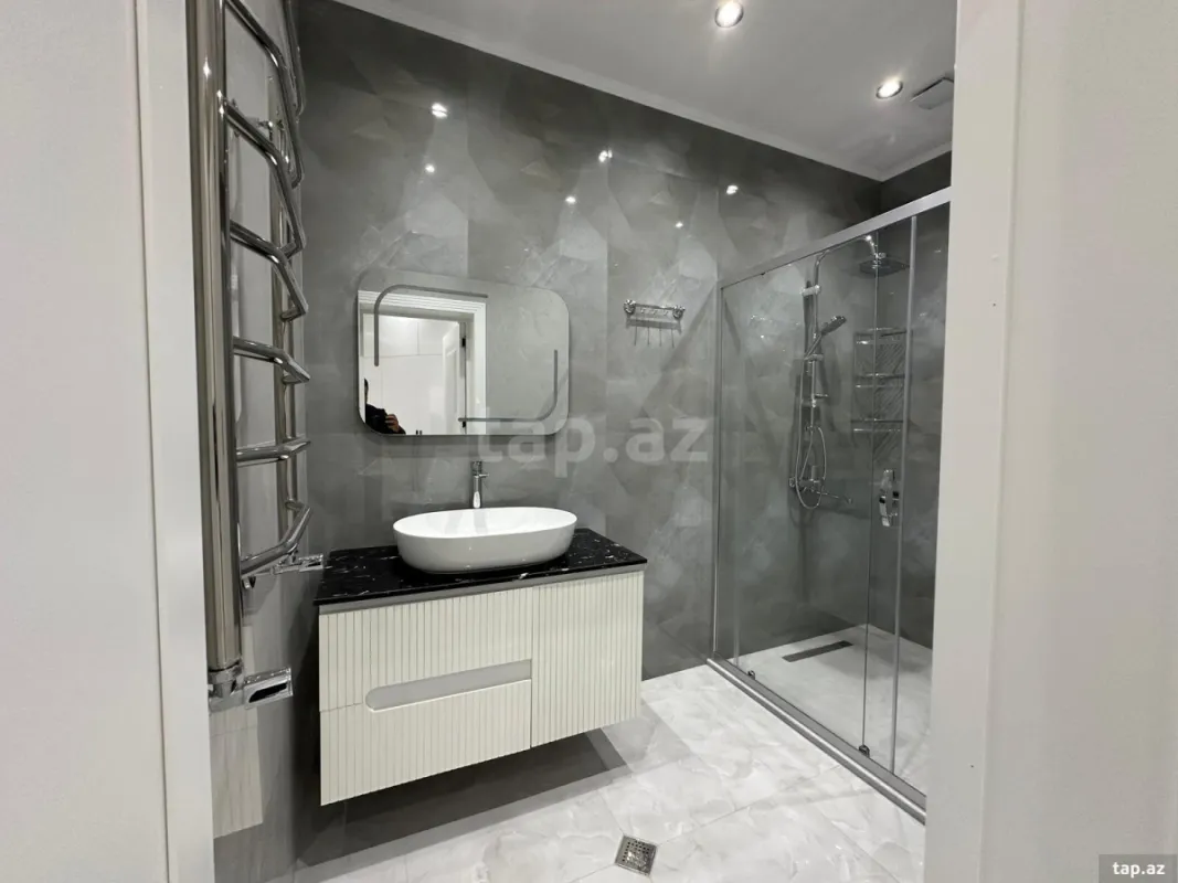 Satılır 3 otaqlı yeni tikili 107 m²