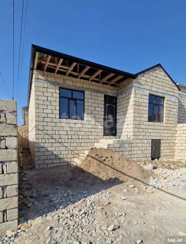 Satılır 3 otaqlı həyət evi 97 m²