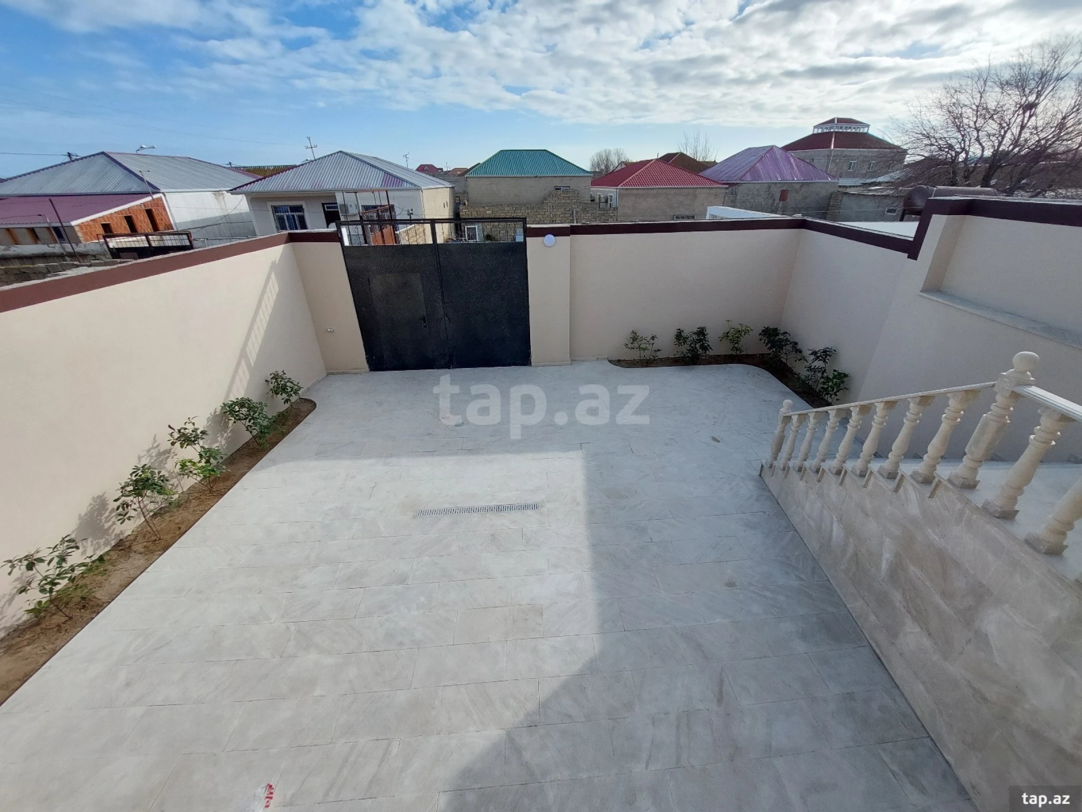 Satılır 3 otaqlı həyət evi