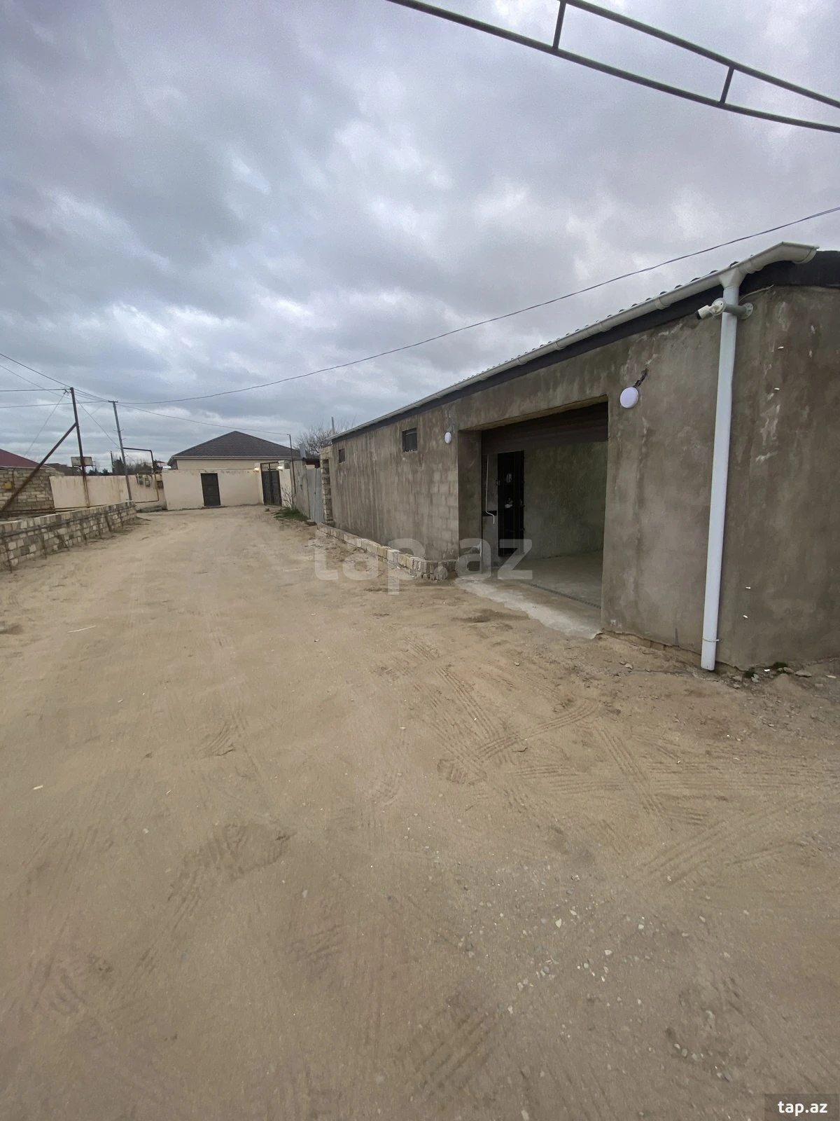 Satılır 2 otaqlı həyət evi