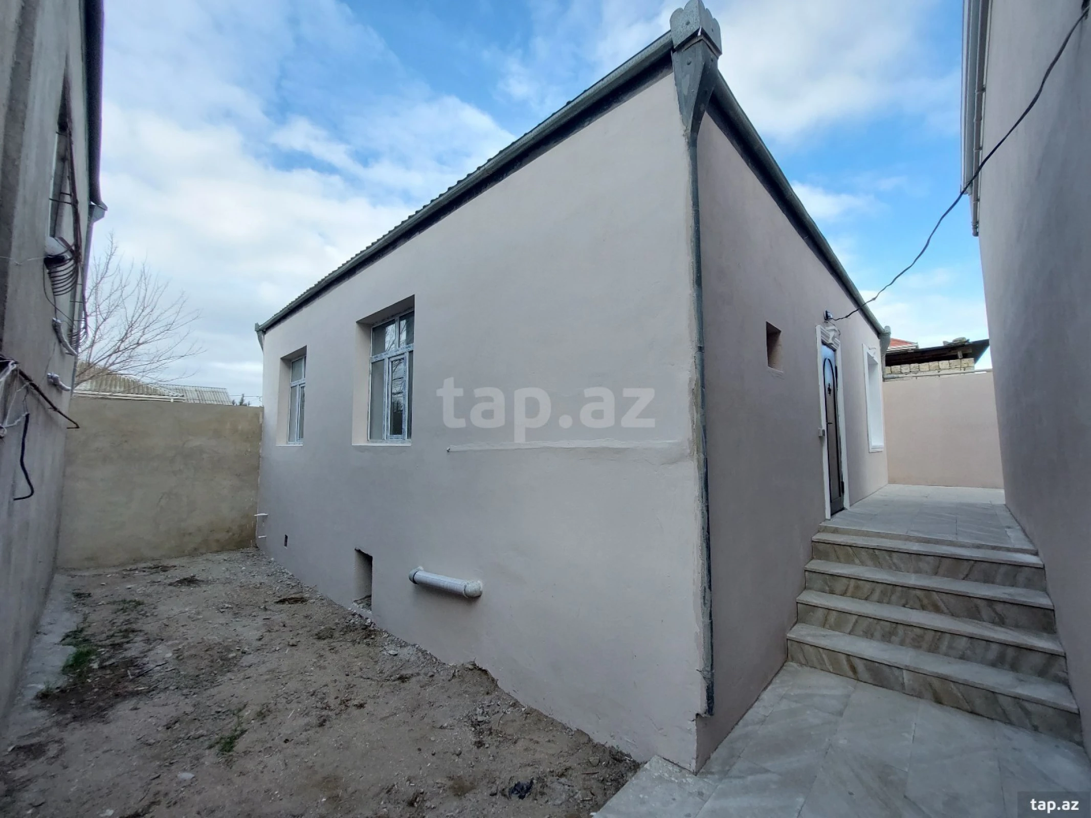 Satılır 3 otaqlı həyət evi