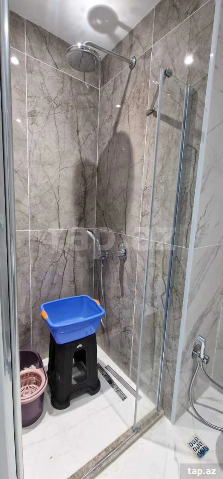 Kirayə verilir 2 otaqlı yeni tikili 76 m²