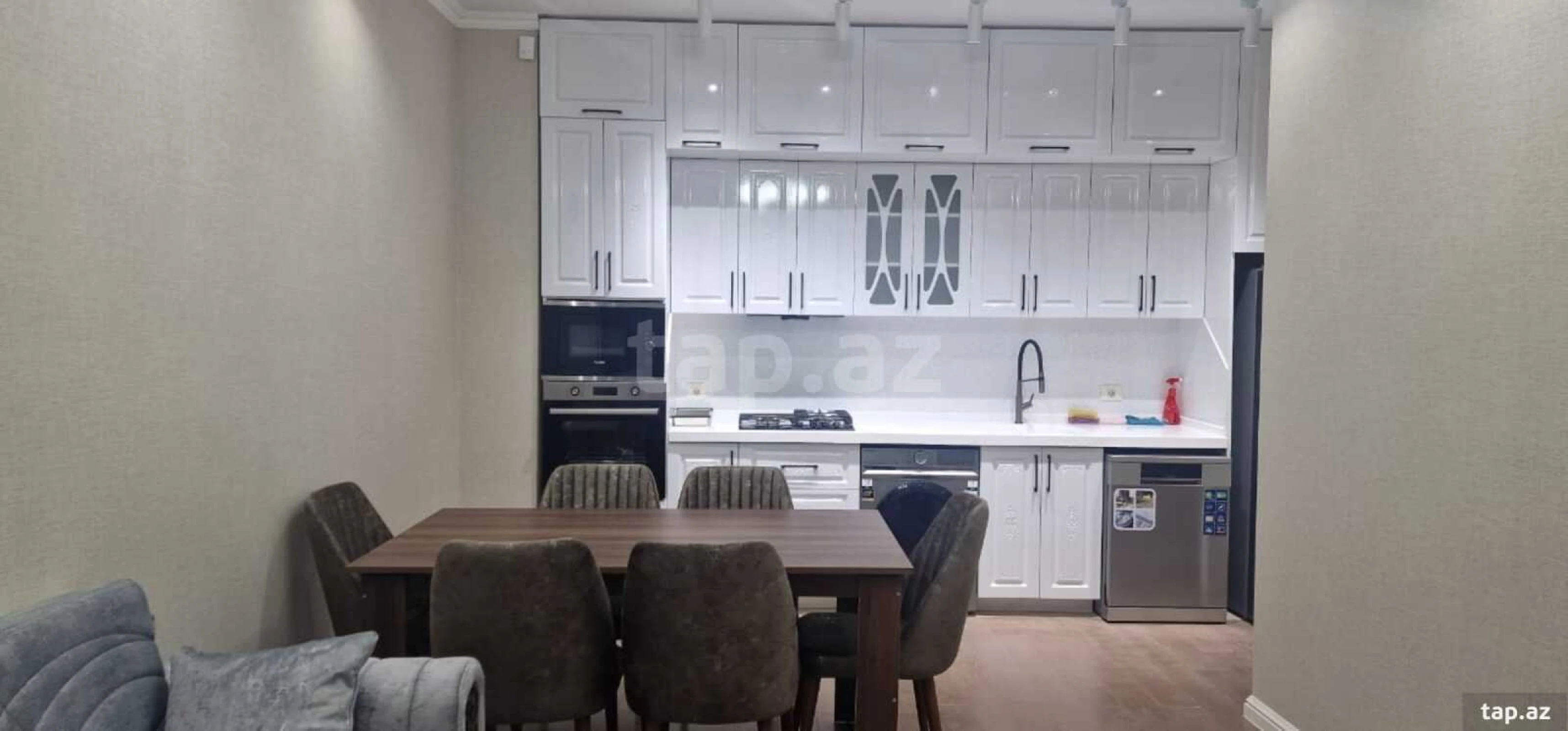 Kirayə verilir 2 otaqlı yeni tikili 76 m²