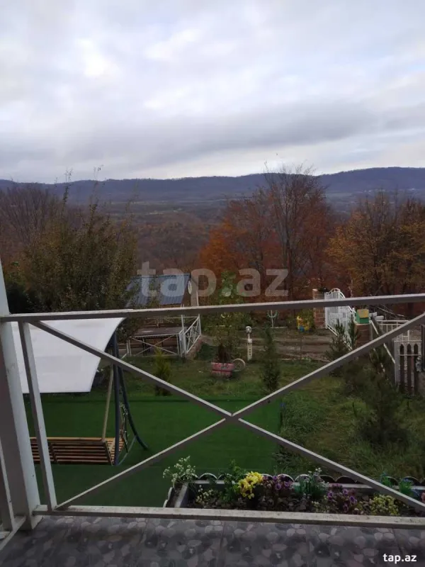 Kirayə verilir 4 otaqlı həyət evi