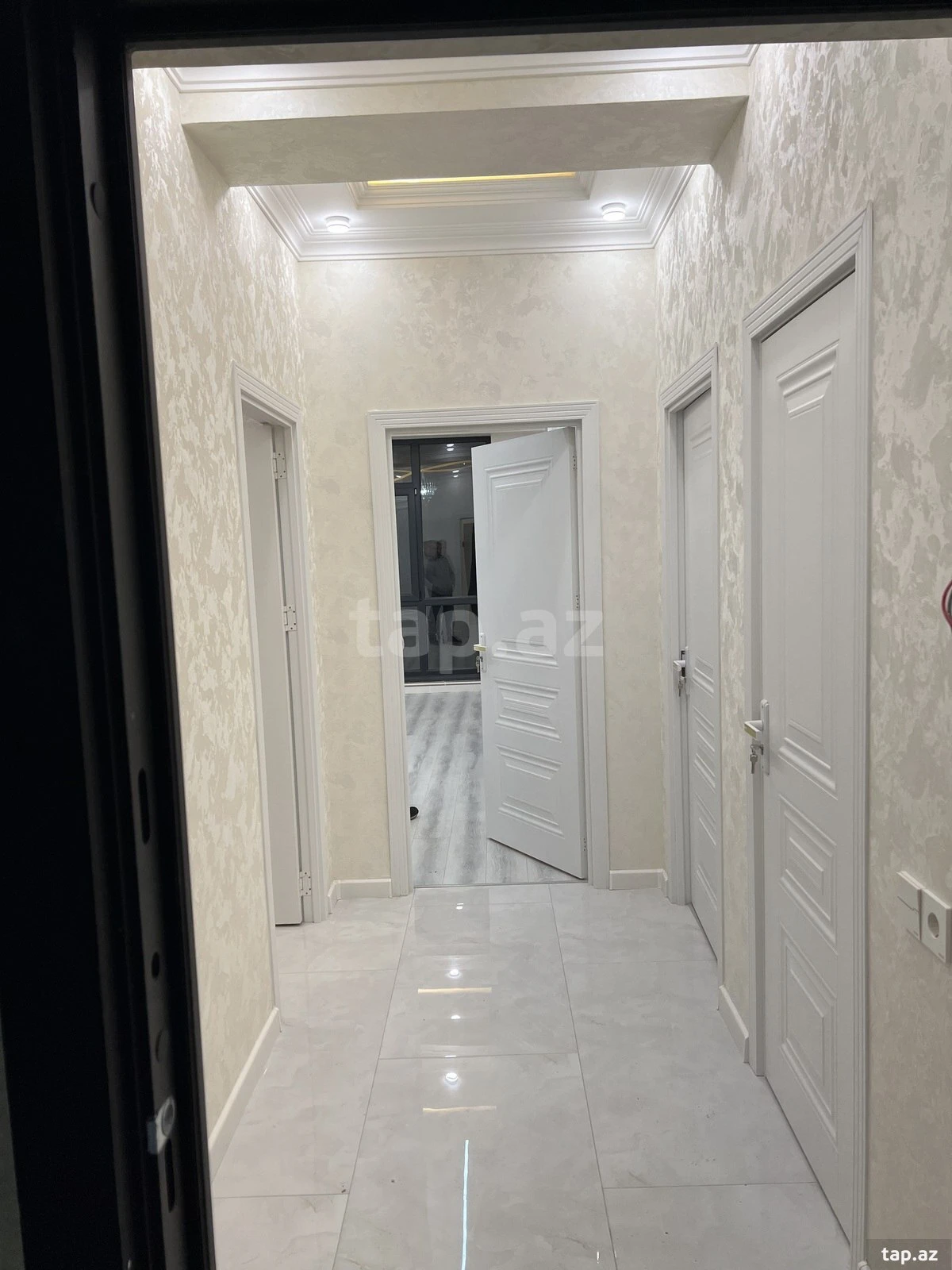 Satılır 2 otaqlı yeni tikili 66 m²