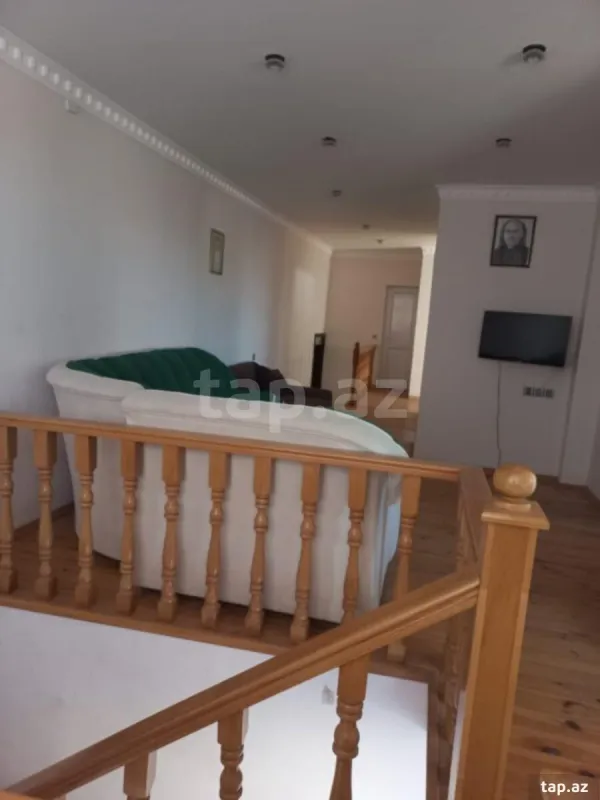 Satılır 6 otaqlı həyət evi