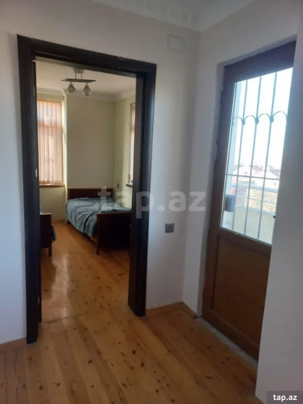 Satılır 6 otaqlı həyət evi