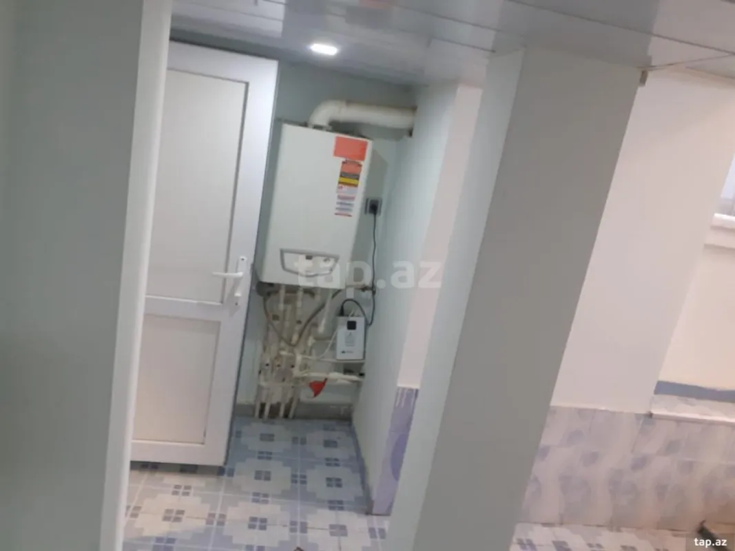 Satılır 6 otaqlı həyət evi