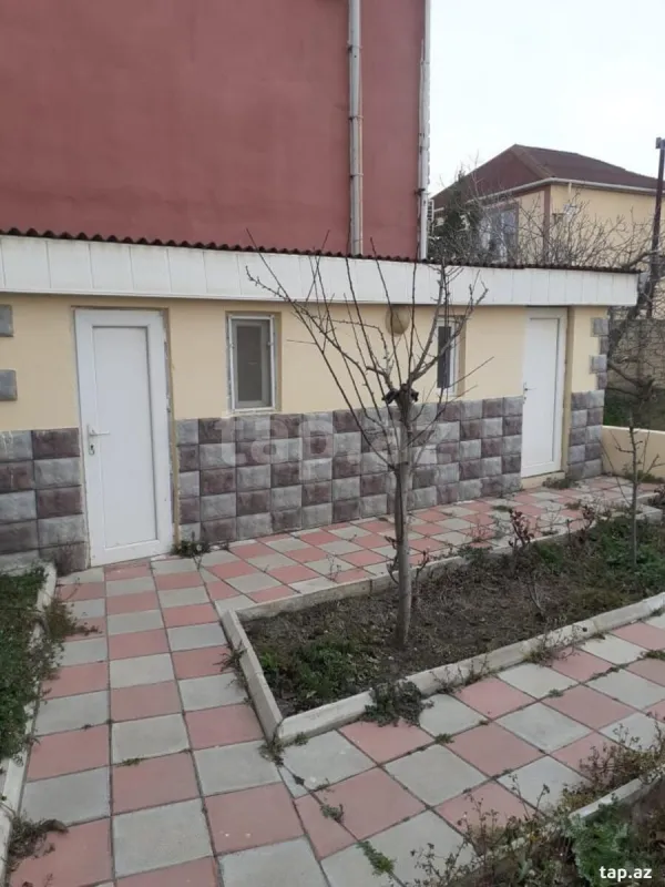 Satılır 6 otaqlı həyət evi