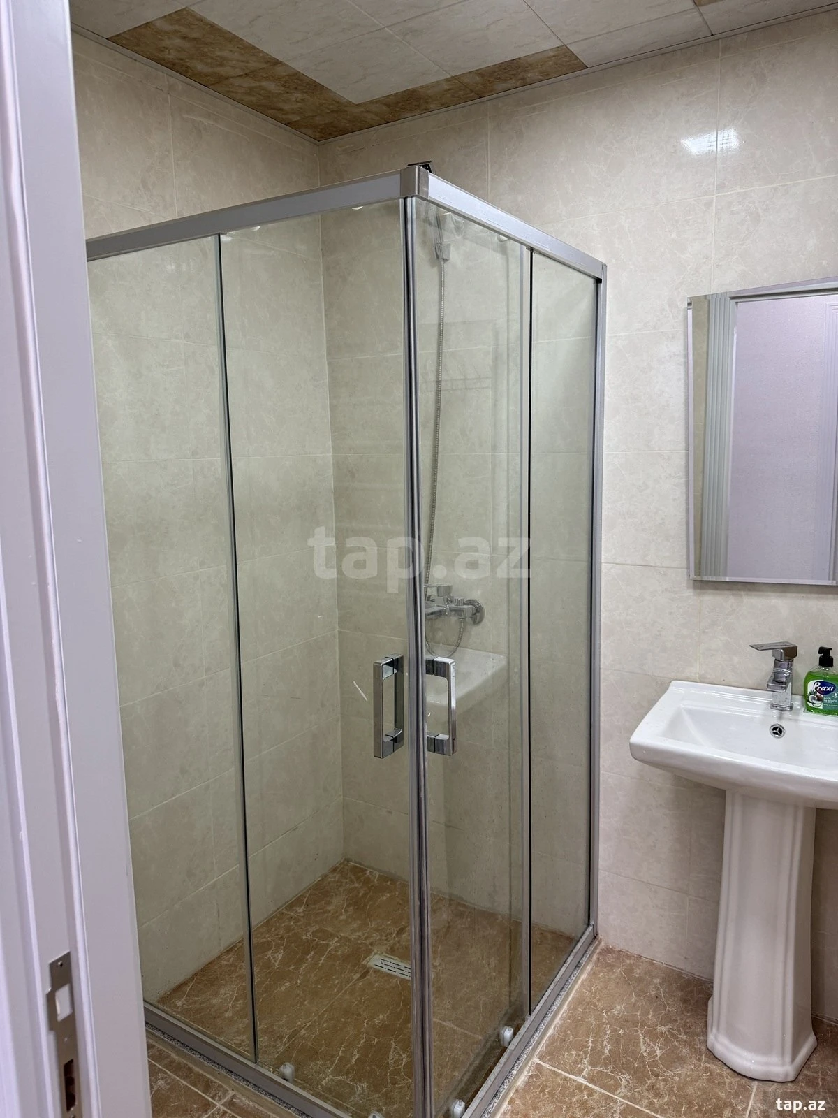 Kirayə verilir 2 otaqlı yeni tikili 76 m²