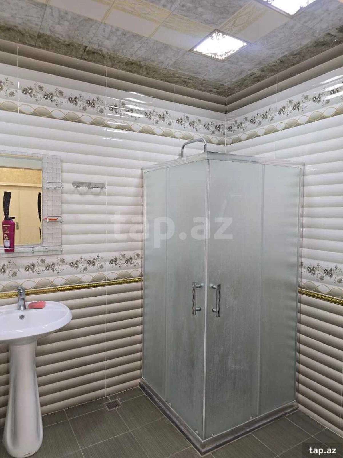 Kirayə verilir 2 otaqlı yeni tikili 100 m²