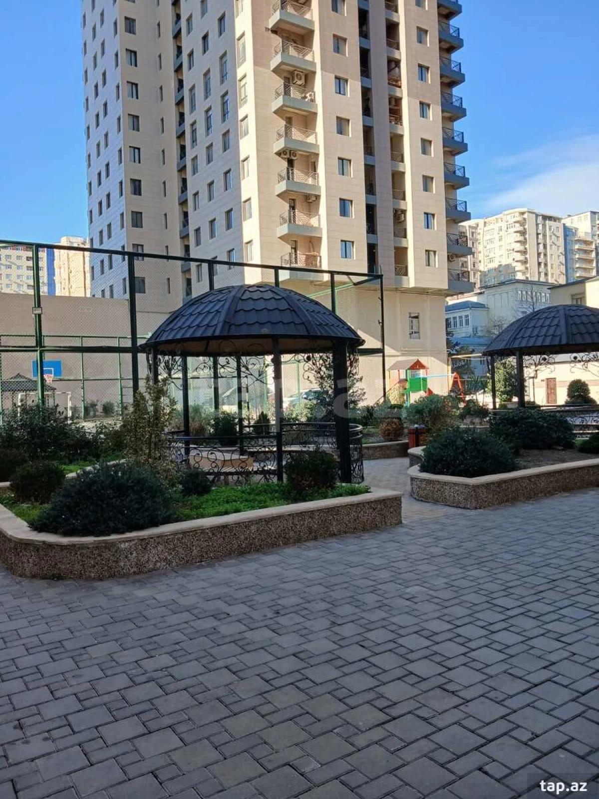 Kirayə verilir 2 otaqlı yeni tikili 70 m²