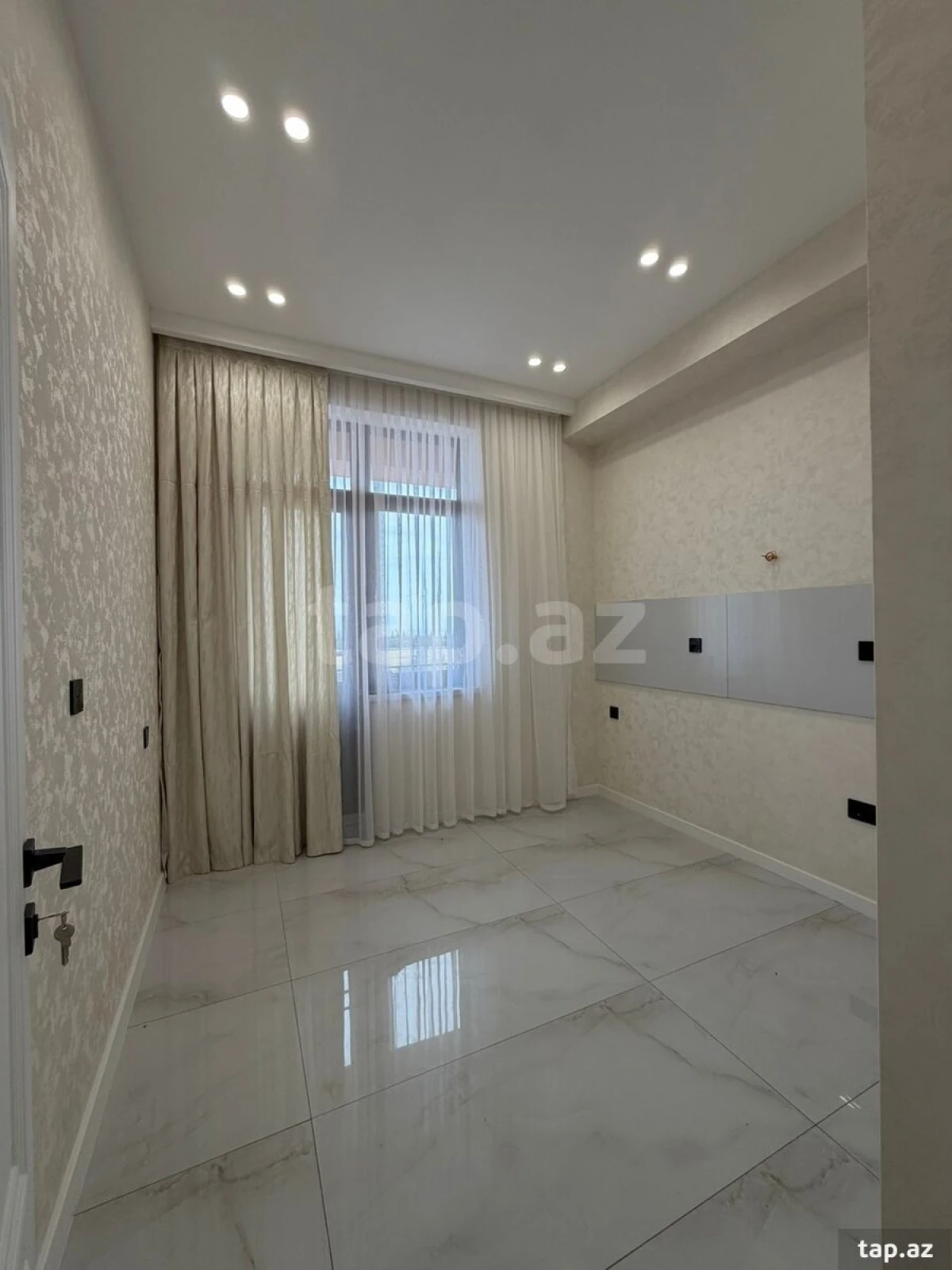 Satılır 2 otaqlı yeni tikili 57 m²