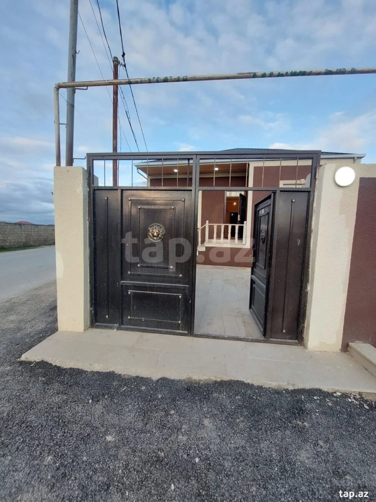 Satılır 3 otaqlı həyət evi